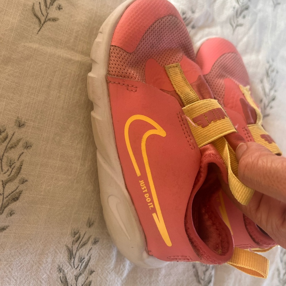 Toddler Nike slip ons